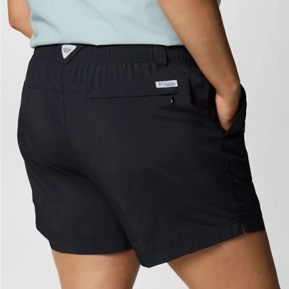COLUMBIA woman’s black nylon pull on hiking fishing shorts 5” M